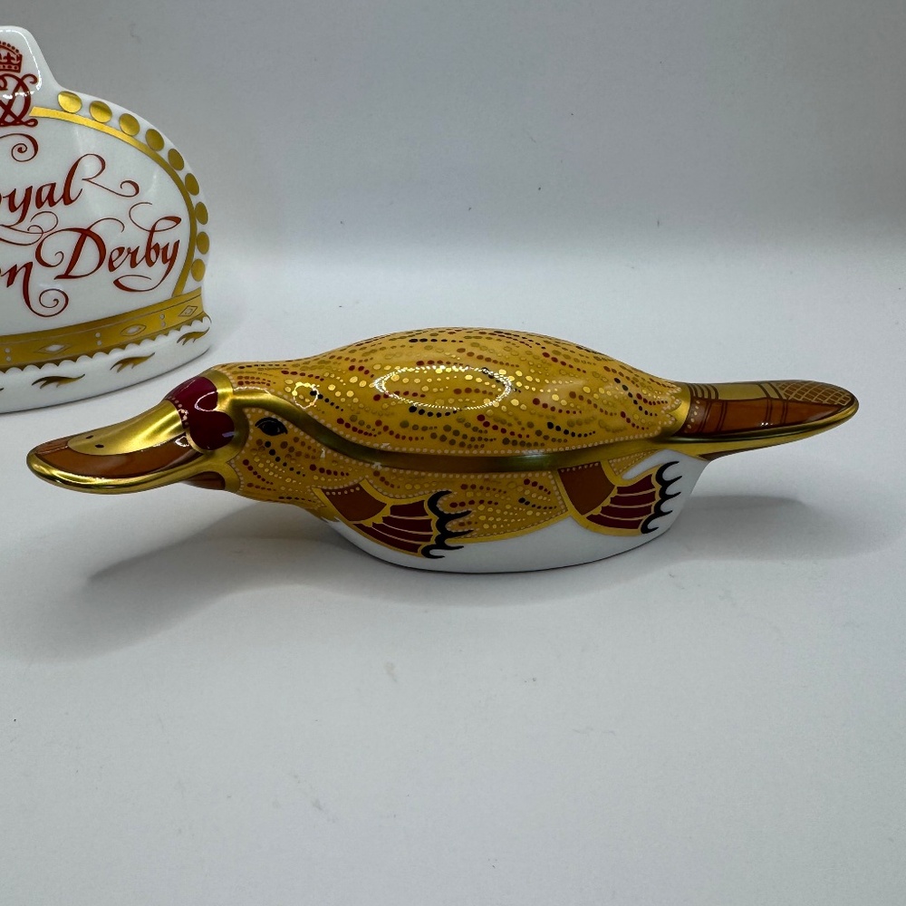 Royal Crown Derby Duckbilled Platypus Gold Backstamp and Stopper. 1999 EUC.